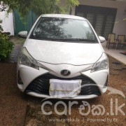 TOYOTA VITZ 2017