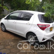 TOYOTA VITZ 2017