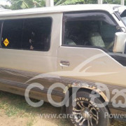 NISSAN CARAVAN 1998
