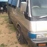 NISSAN CARAVAN 1998