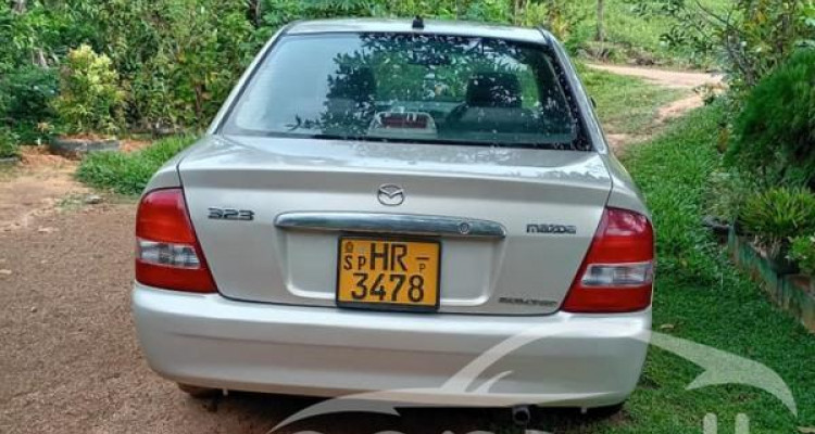 MAZDA FAMILIA 2000