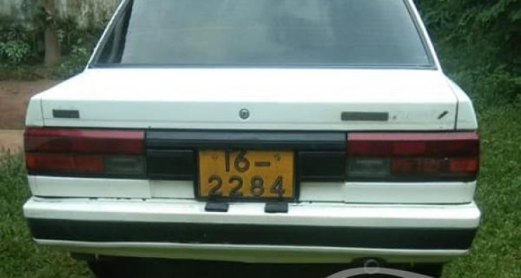 NISSAN TRAD SUNNY 1986