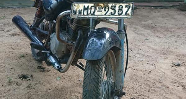 BAJAJ CT100 2006