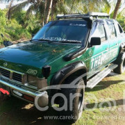NISSAN D21 1989