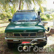 NISSAN D21 1989