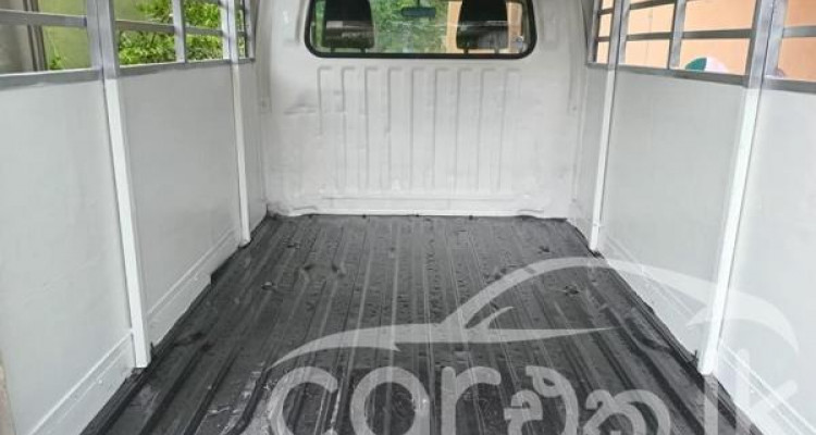 MITSUBISHI MINICAB 2000