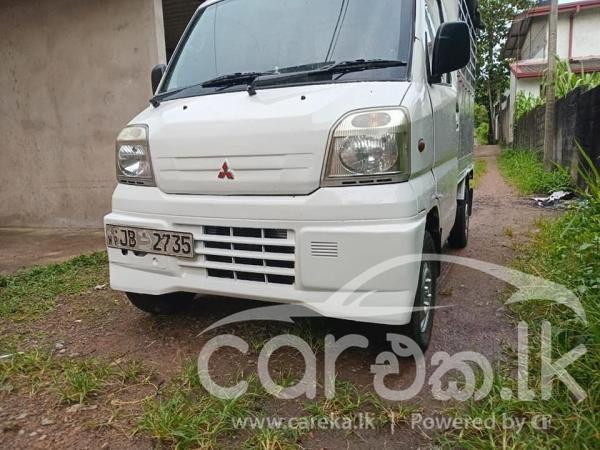 MITSUBISHI MINICAB 2000