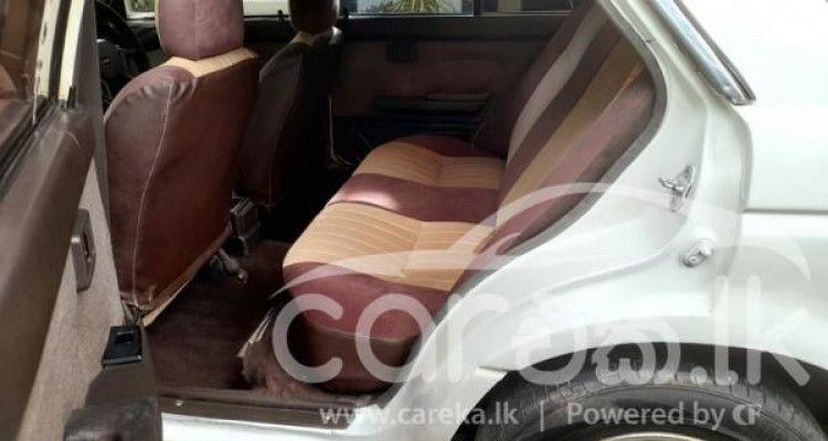 NISSAN SUNNY B12 1987