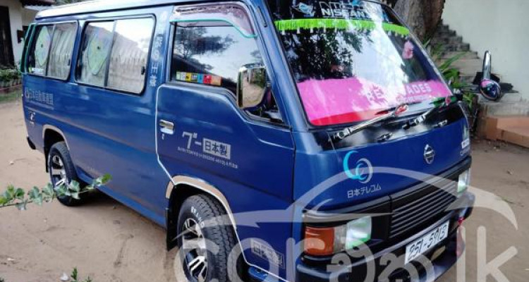NISSAN CARAVAN 1992