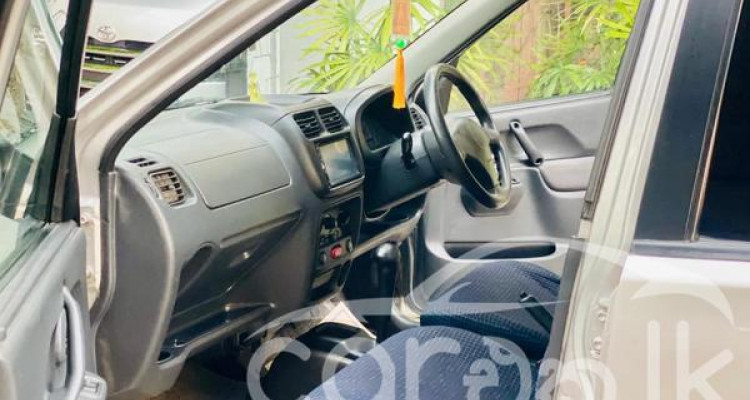 SUZUKI SWIFT 2003