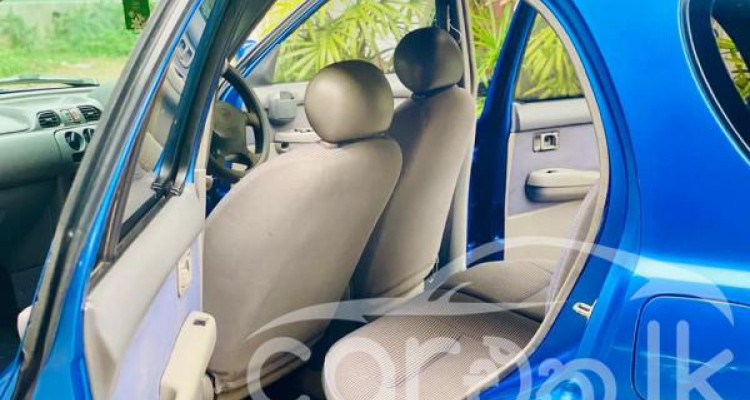 NISSAN MARCH 2004