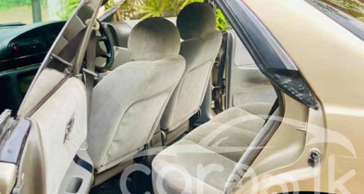 NISSAN BLUEBIRD 1998