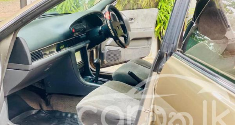 NISSAN BLUEBIRD 1998