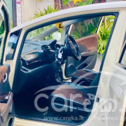HONDA FIT SHUTTLE 2013