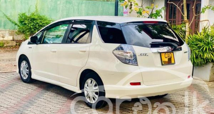 HONDA FIT SHUTTLE 2013
