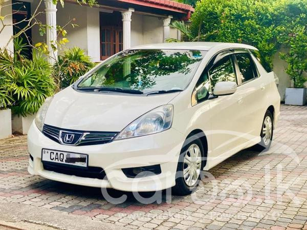 HONDA FIT SHUTTLE 2013