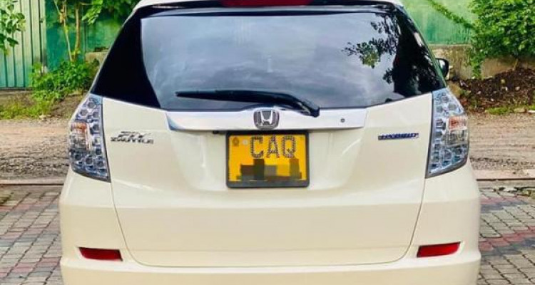 HONDA FIT SHUTTLE 2013