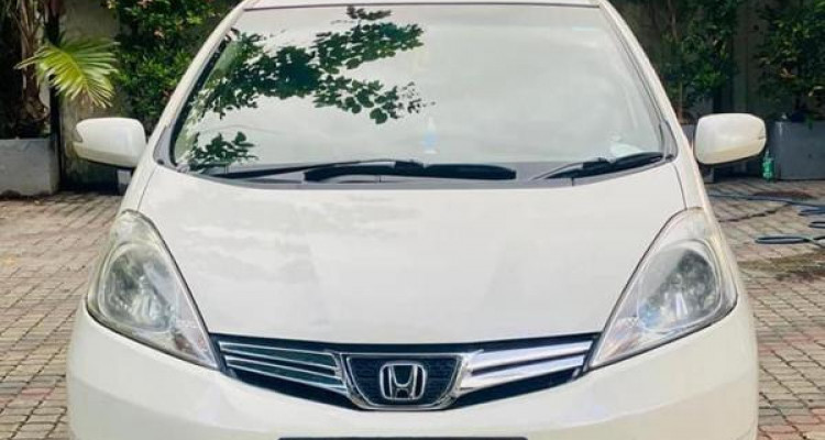 HONDA FIT SHUTTLE 2013