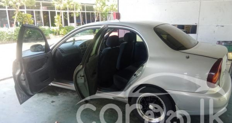 DAEWOO LANOS 2000