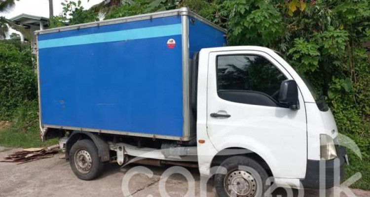 TATA SUPER ACE 2013