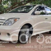 TOYOTA IST 2004