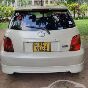 TOYOTA IST 2004