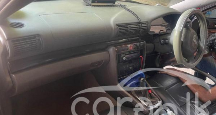 AUDI A4 2001
