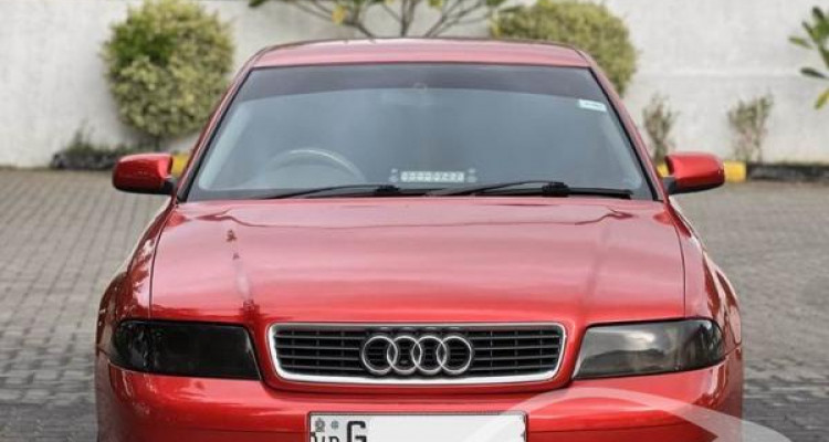 AUDI A4 2001