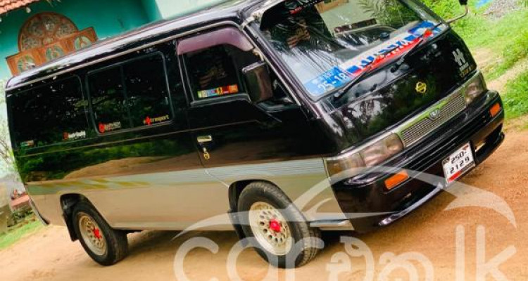 NISSAN CARAVAN 1992