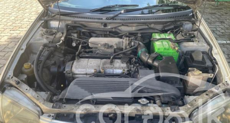 MAZDA FAMILIA 323 2000