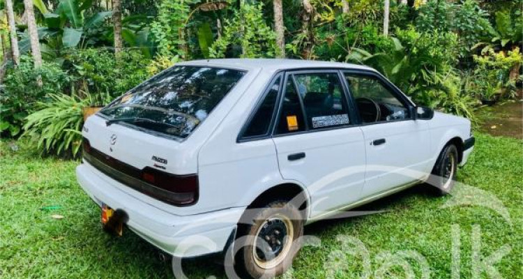 MAZDA FAMILIA 1989