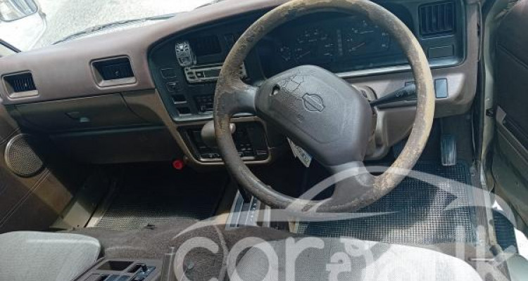 NISSAN CARAVAN 1998