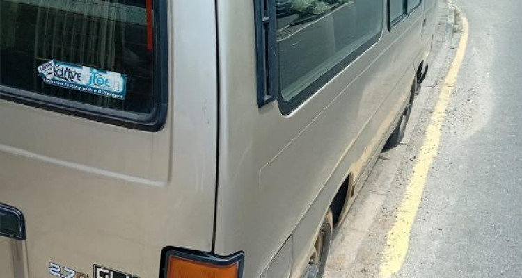 NISSAN CARAVAN 1998