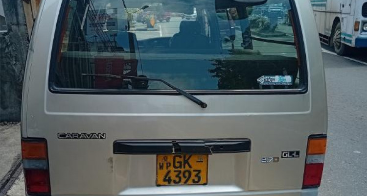 NISSAN CARAVAN 1998