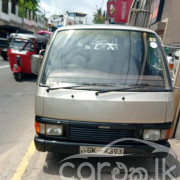 NISSAN CARAVAN 1998