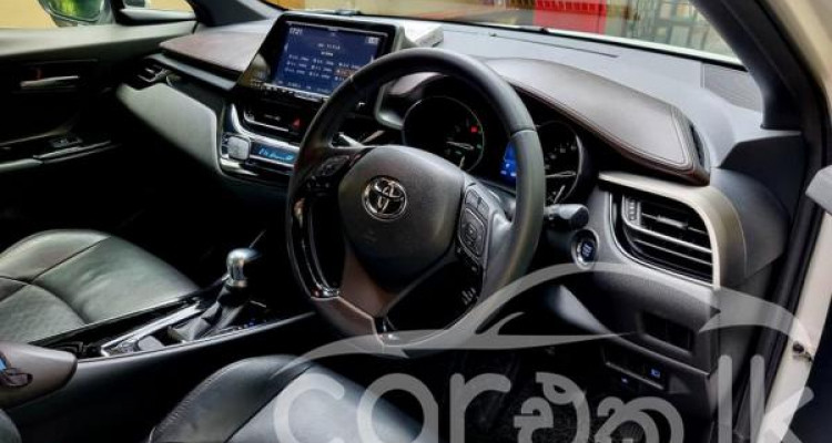 TOYOTA C-HR 2017