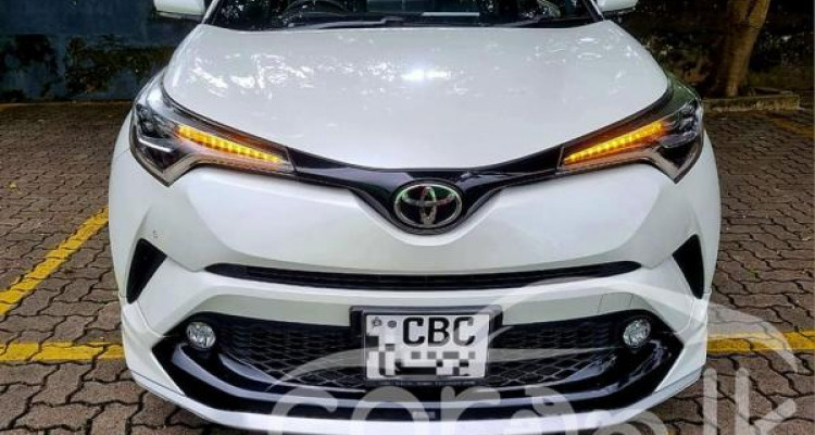 TOYOTA C-HR 2017