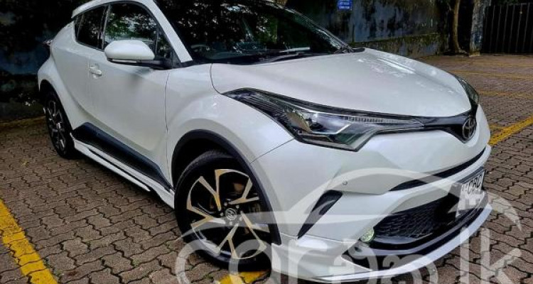 TOYOTA C-HR 2017
