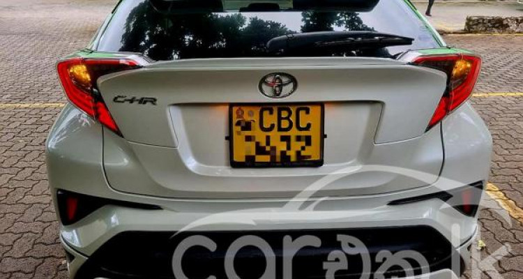 TOYOTA C-HR 2017