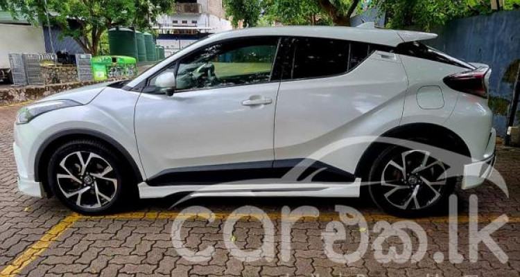 TOYOTA C-HR 2017