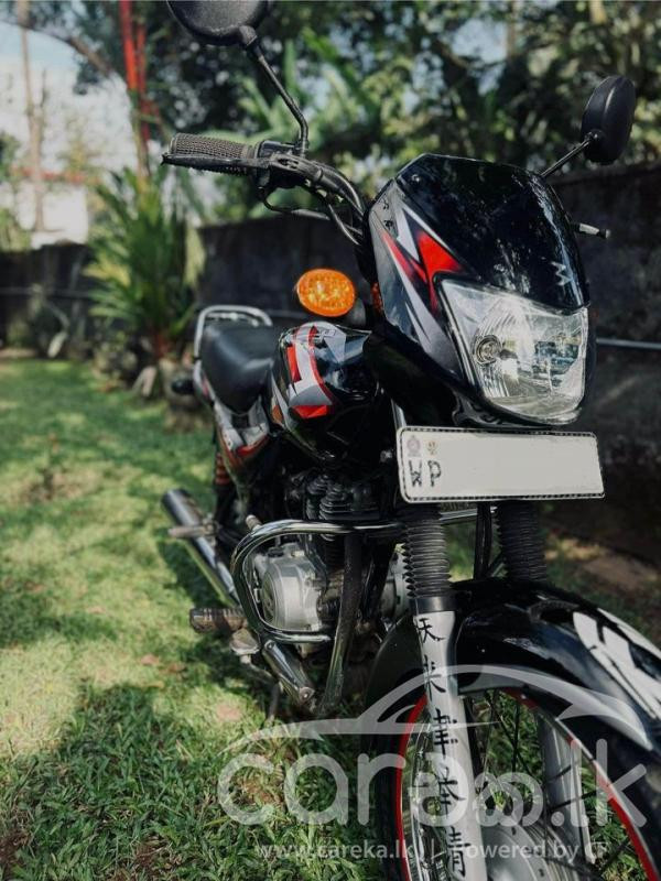 BAJAJ CT100 2016