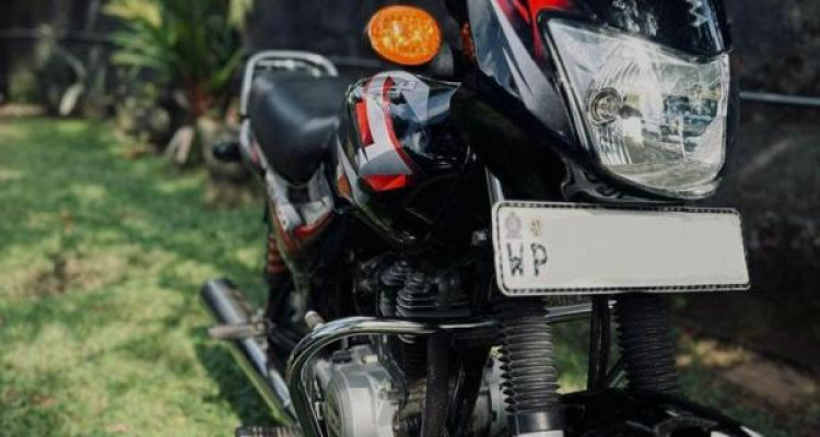 BAJAJ CT100 2016