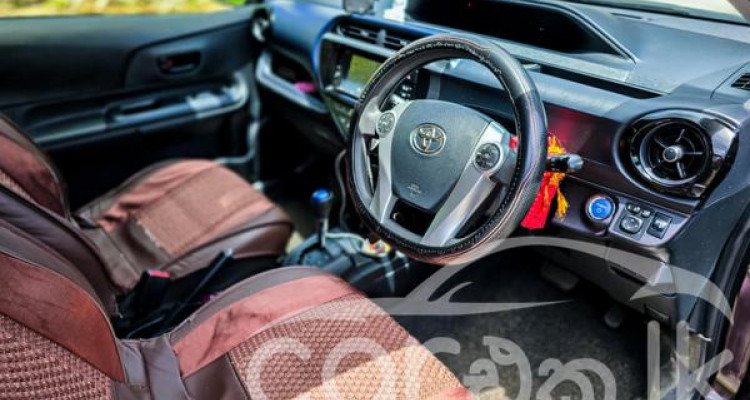 TOYOTA AQUA 2016