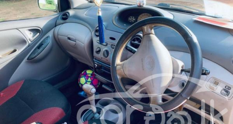 TOYOTA PLATZ 2000