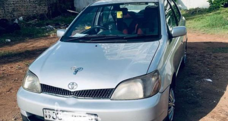 TOYOTA PLATZ 2000