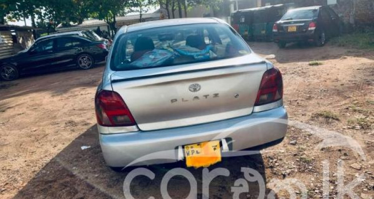TOYOTA PLATZ 2000