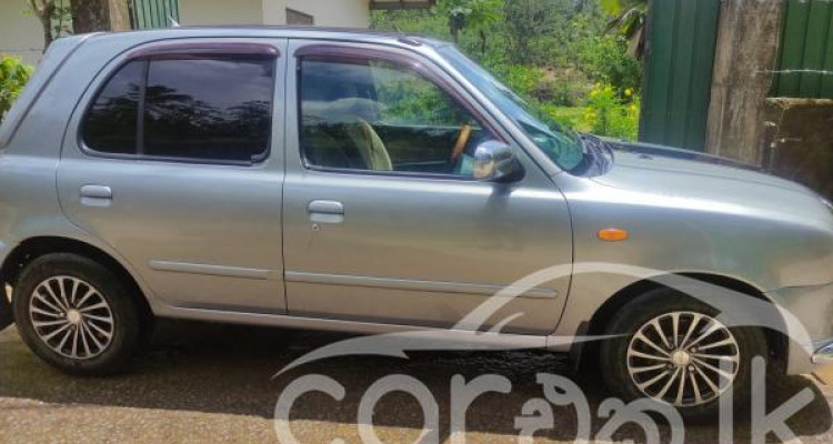 NISSAN MARCH 2000