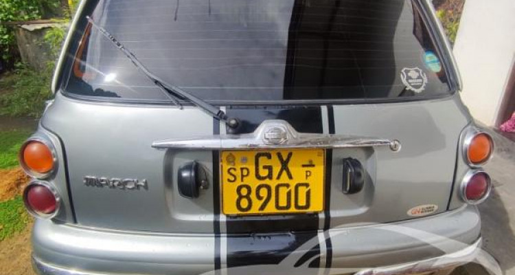 NISSAN MARCH 2000