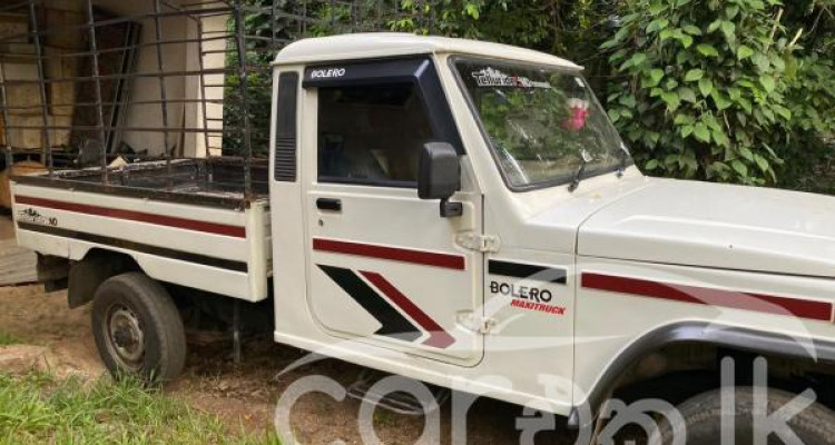 MAHINDRA BOLERO MAXXI TRUCK 2011