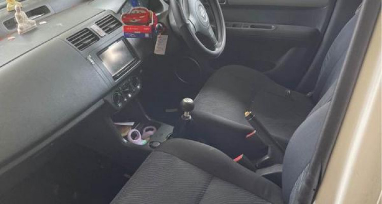 SUZUKI SWIFT 2011